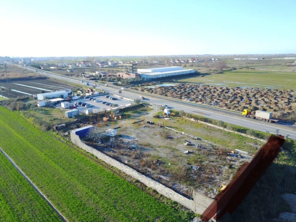 Durres, shitet truall , 40.000 m² 400.000 € (AUTOSTRADA TIRANE DURRES)