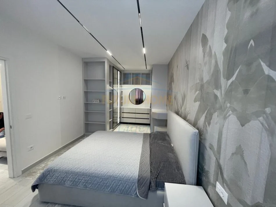 Tirane, jepet me qera apartament 1+1+Aneks+Ballkon Kati 9, 67 m² 600 € (Unaza e Re)