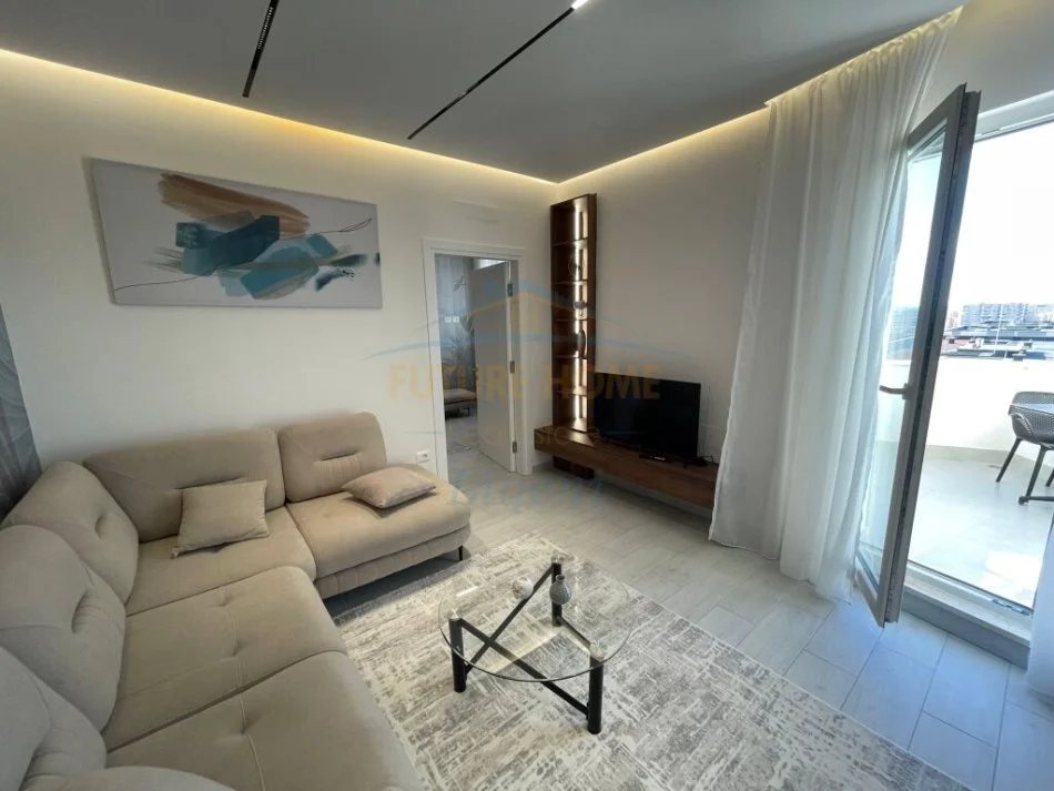 Tirane, jepet me qera apartament 1+1+Aneks+Ballkon Kati 9, 67 m² 600 € (Unaza e Re)