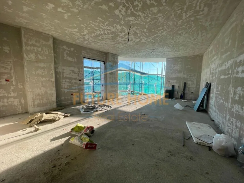 shitet apartament 2+1+Aneks+Ballkon Kati 10, 143 m² 300.000 € (bulevardi bajram curri)