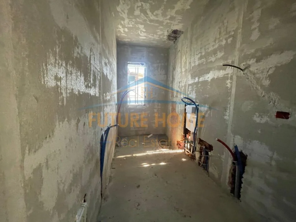 shitet apartament 2+1+Aneks+Ballkon Kati 10, 143 m² 300.000 € (bulevardi bajram curri)