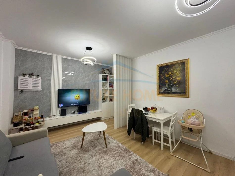 Tirane, shitet apartament 2+1+Ballkon Kati 1, 88 m² 117.000 € (Fresk)