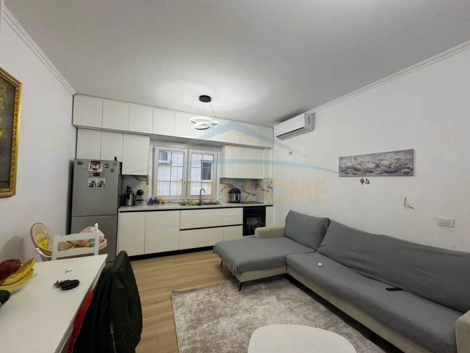 Tirane, shitet apartament 2+1+Ballkon Kati 1, 88 m² 117.000 € (Fresk)