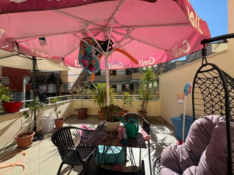 Tirane, shitet apartament 2+1+Ballkon Kati 1, 88 m² 117.000 € (Fresk)