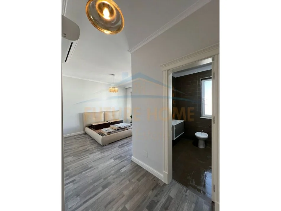 Tirane, shitet apartament 2+1+Ballkon Kati 4, 102 m² 230.000 € (Liqeni That)