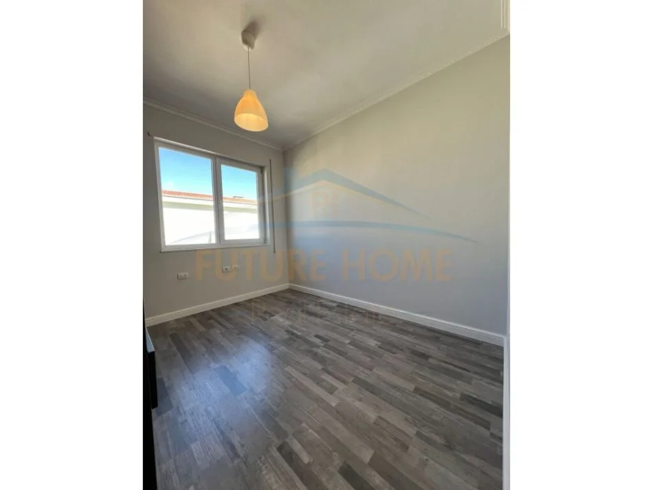 Tirane, shitet apartament 2+1+Ballkon Kati 4, 102 m² 230.000 € (Liqeni That)