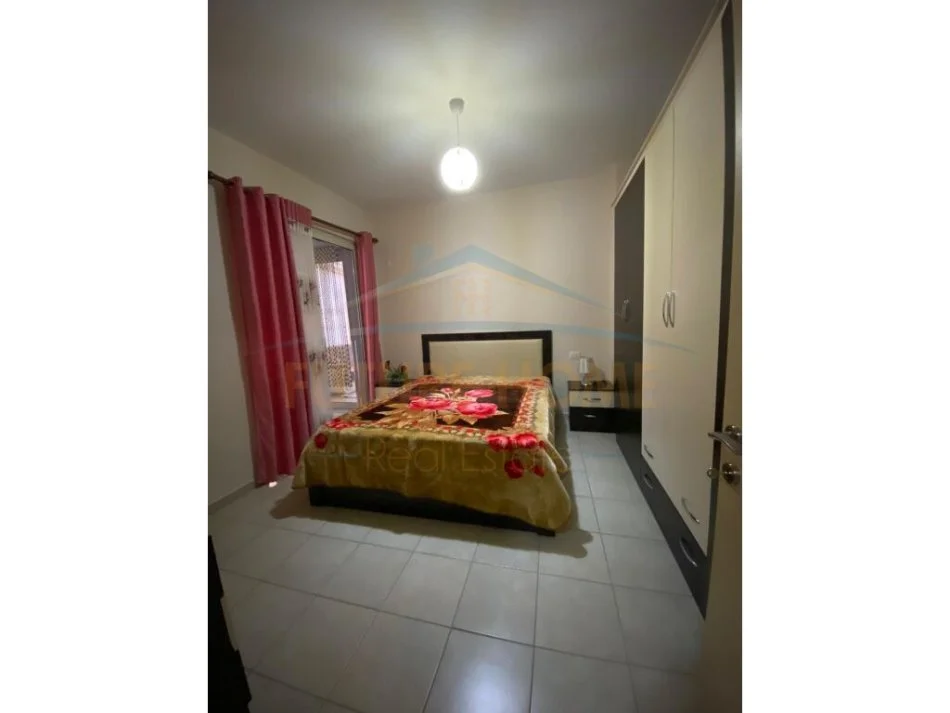 Tirane, jepet me qera apartament 2+1 Kati 3, 90 m² 400 € (Fresku)