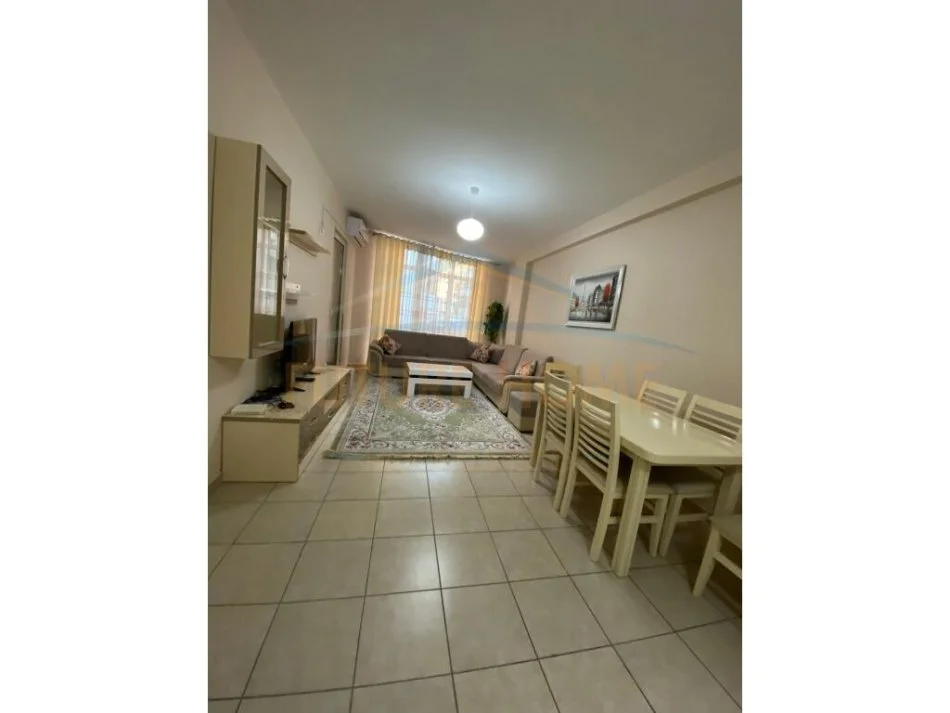 Tirane, jepet me qera apartament 2+1 Kati 3, 90 m² 400 € (Fresku)