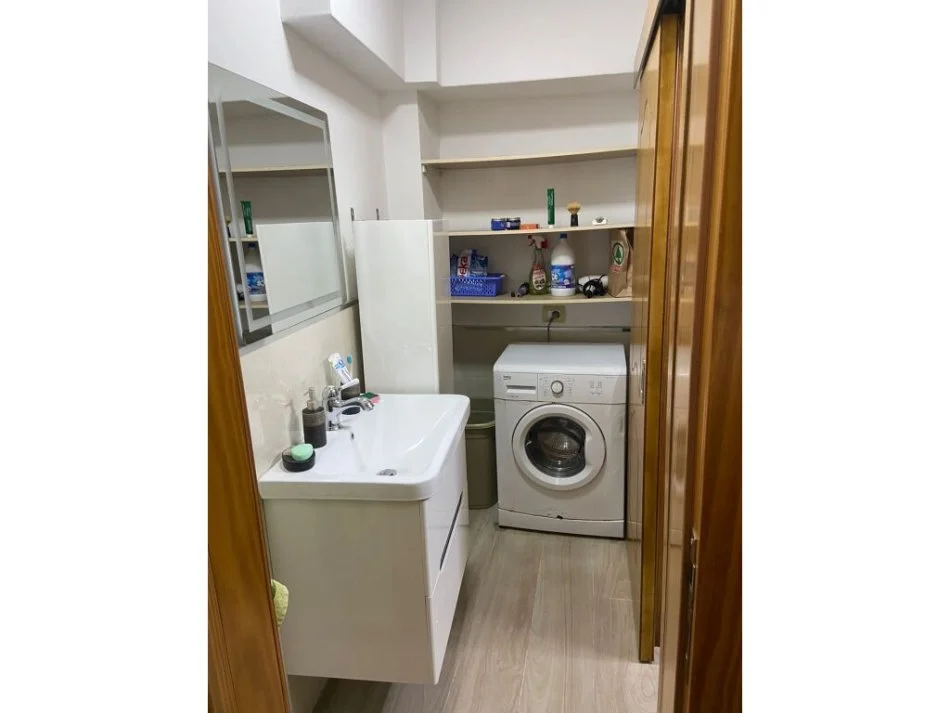 Tirane, jepet me qera shtepi 2+1 Kati 1, 100 m² 500 € (KOMISARIATI NR I TIRANE)