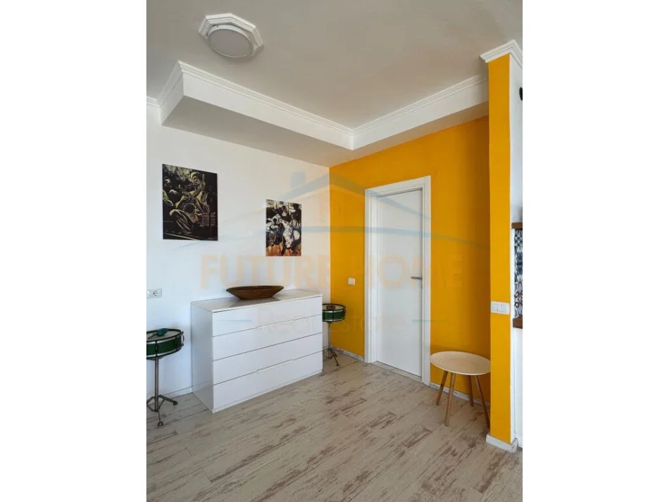 Durres, shitet apartament Kati 14, 139 m² 195.000 € (shkembi i kavajes)