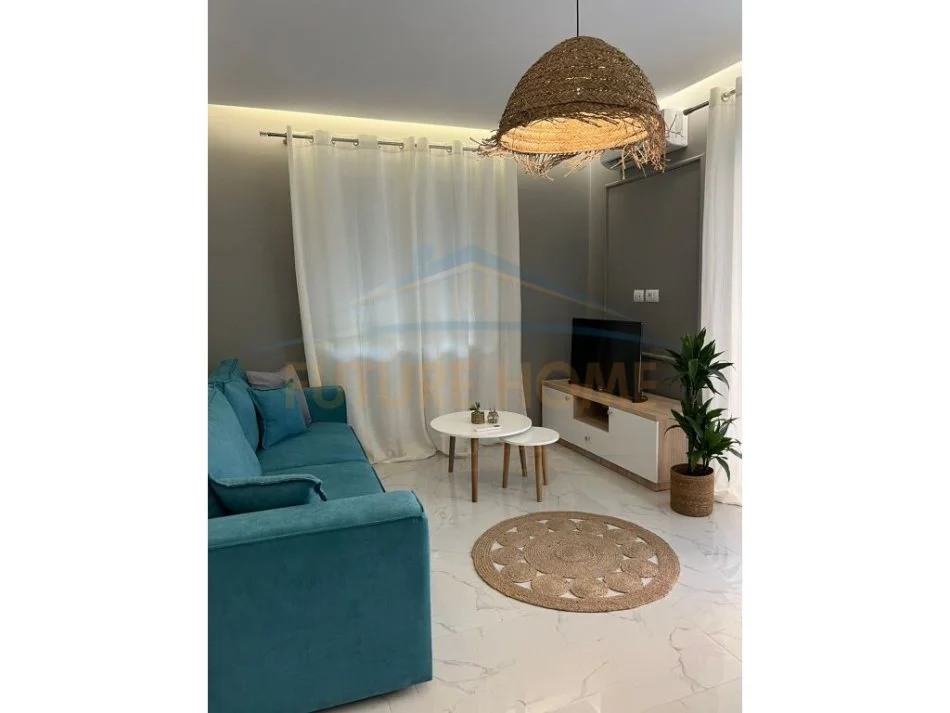 Tirane, jepet me qera apartament 1+1 Kati 5, 70 m² 900 € 