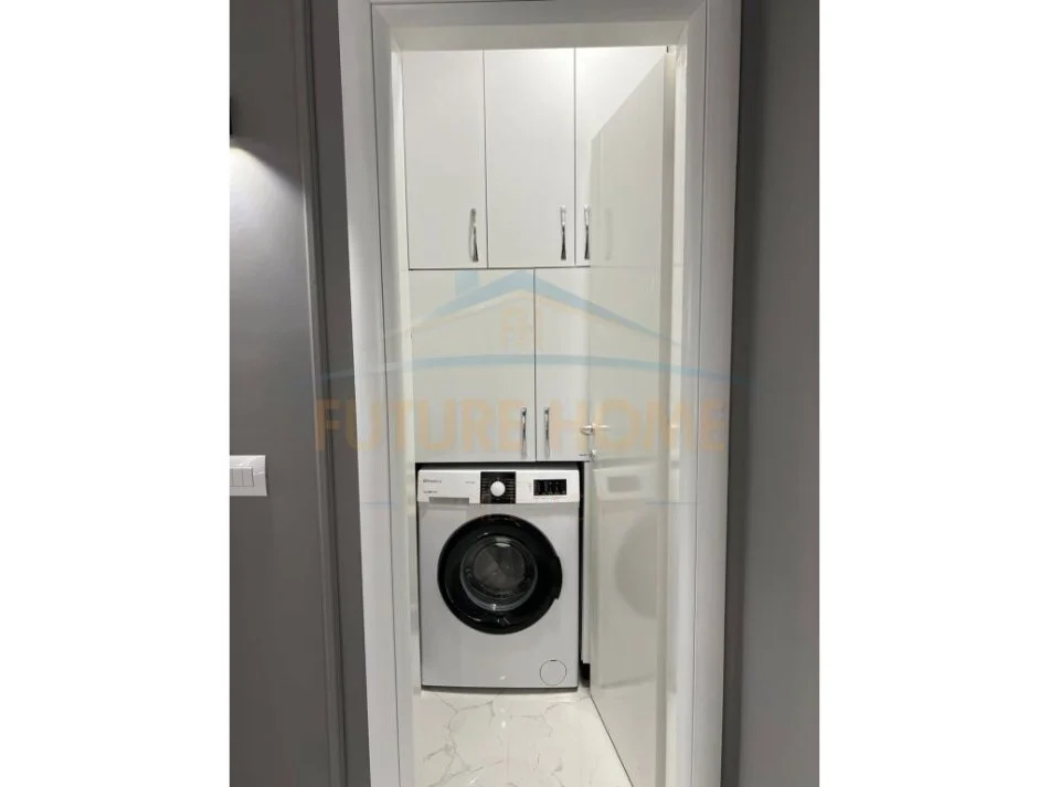 Tirane, jepet me qera apartament 1+1 Kati 5, 70 m² 900 € 