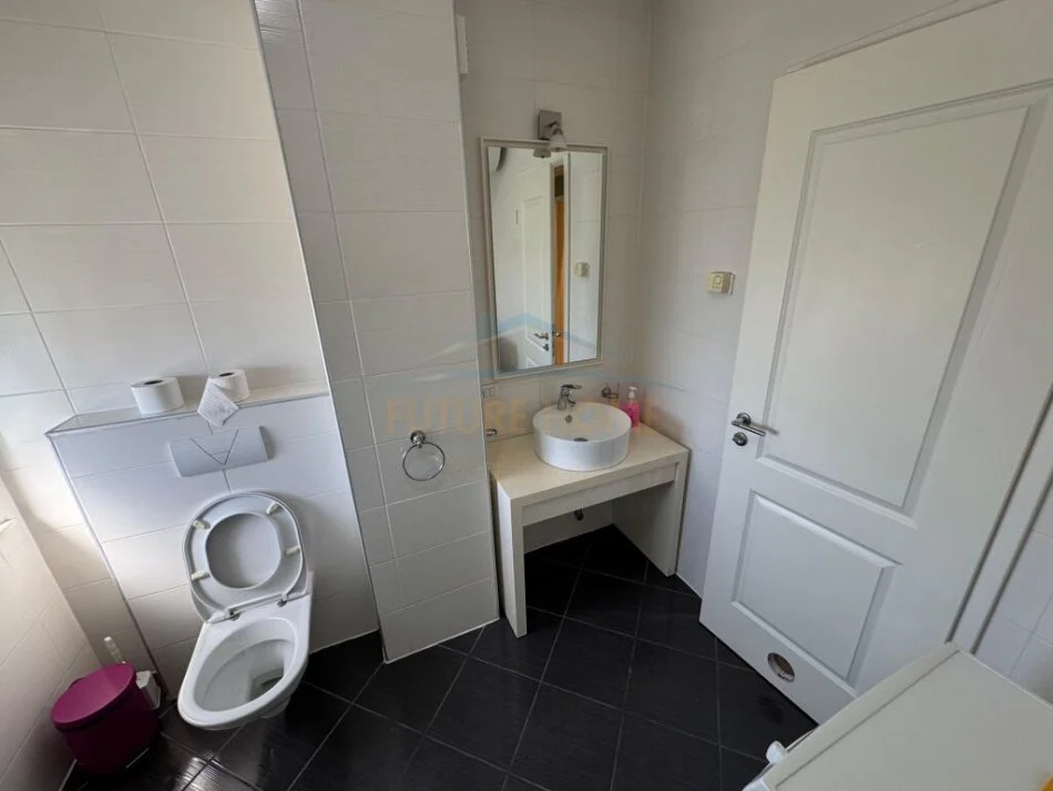 Tirane, shitet apartament 3+1+Aneks+Ballkon Kati 3, 165 m² 450.000 € (Sauk)