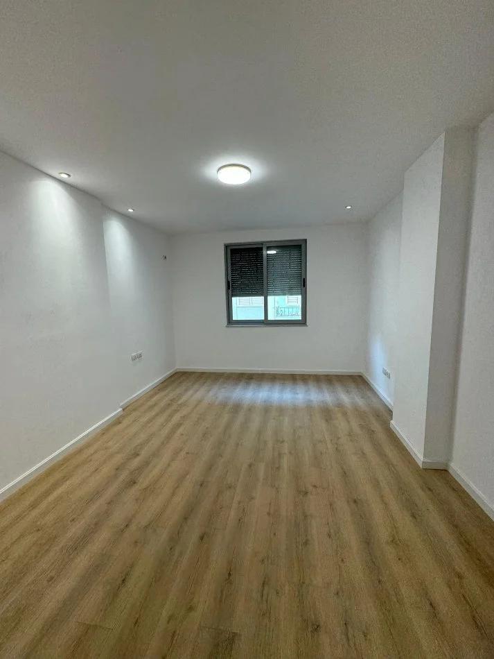 Tirane, shes apartament 2+1+Ballkon Kati 2, 105 m² 170.000 € (Kodra e Diellit)