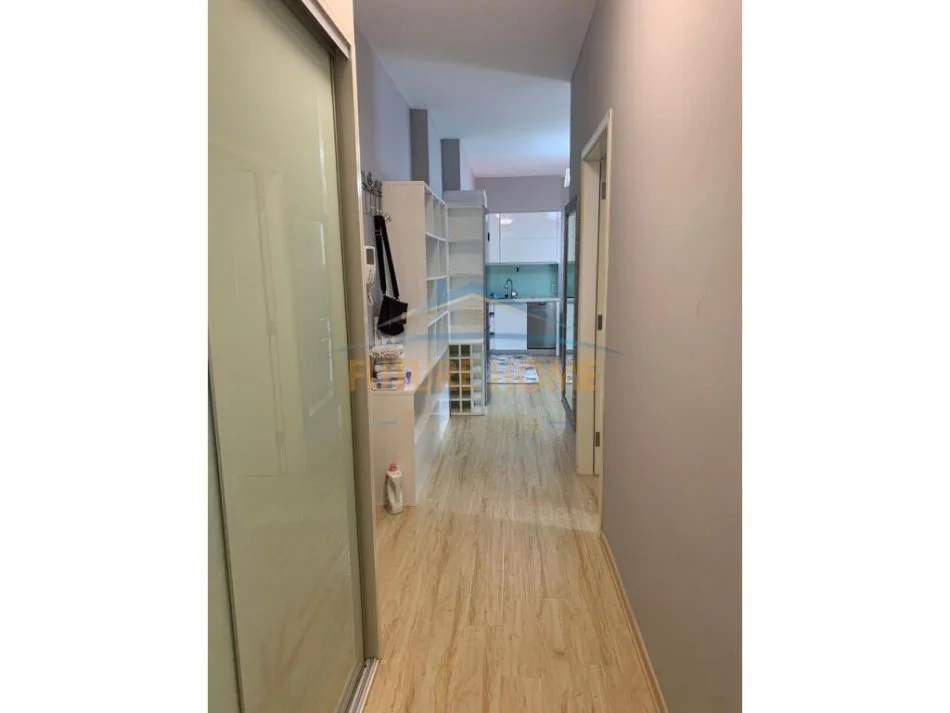 Tirane, jepet me qera apartament 2+1+Ballkon Kati 4, 75 m² 700 € (Myslym Shyri)
