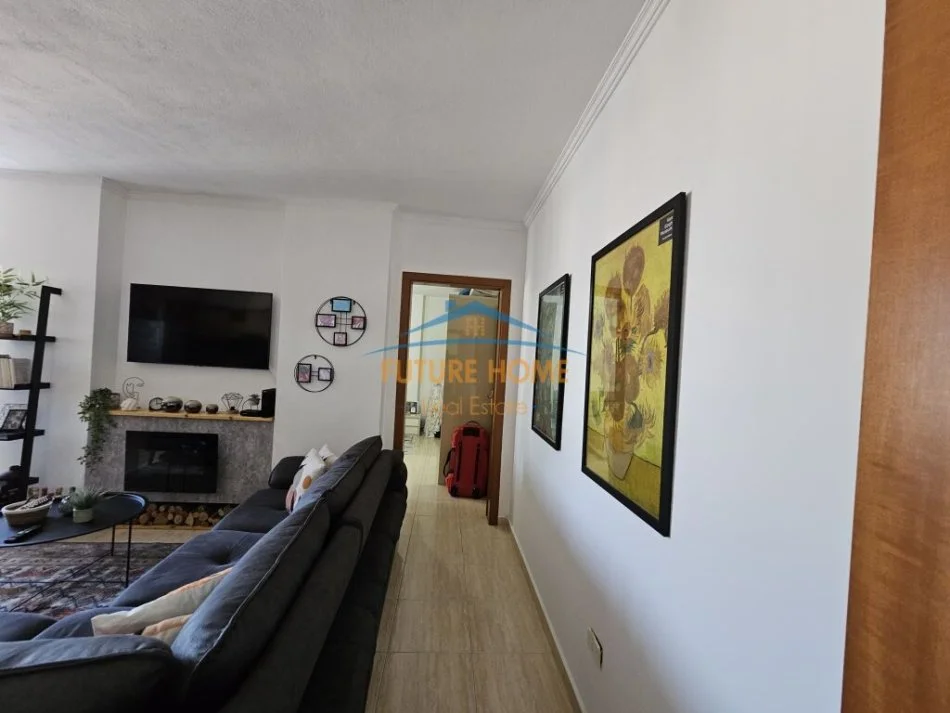 Tirane, jepet me qera apartament 1+1+Ballkon Kati 11, 80 m² 650 € (Qera, Apartament 1+1, Rruga e Bogdaneve, Tiranë.)
