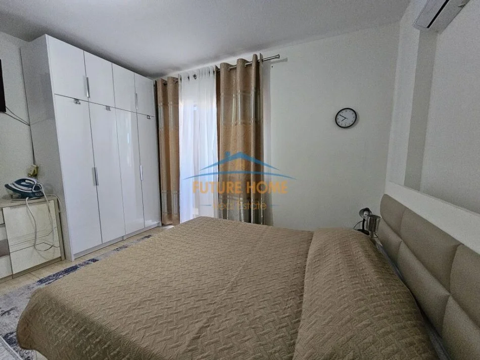 Tirane, jepet me qera apartament 1+1+Ballkon Kati 11, 80 m² 650 € (Qera, Apartament 1+1, Rruga e Bogdaneve, Tiranë.)
