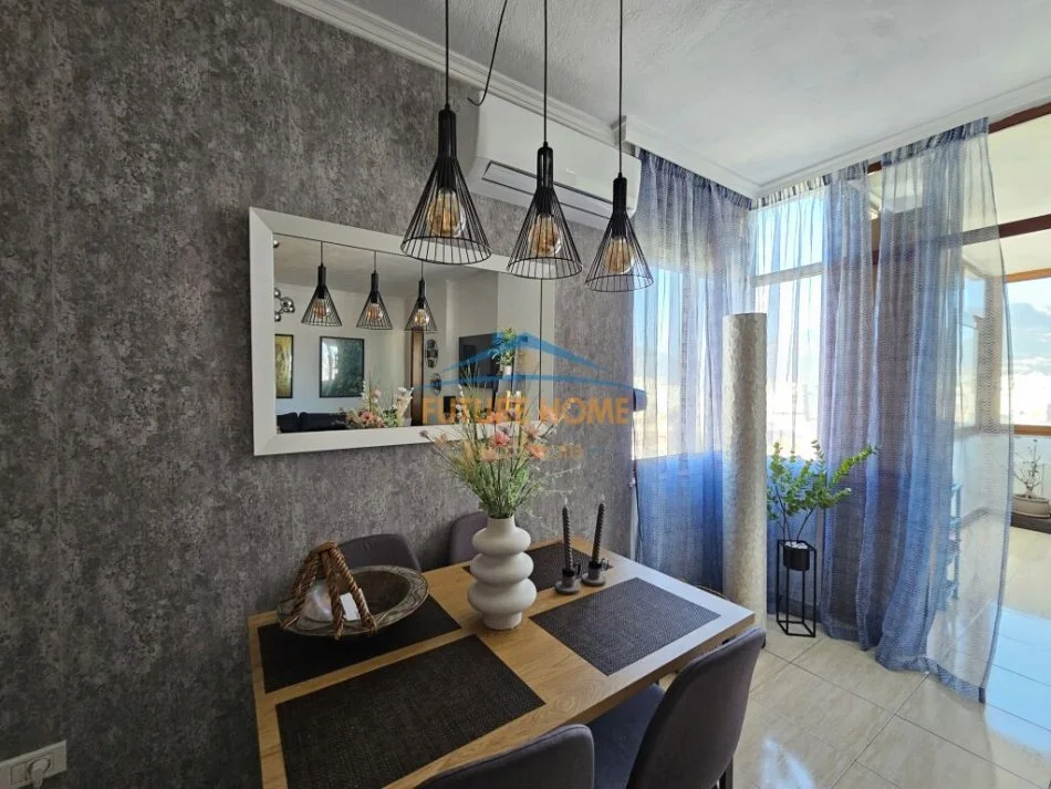 Tirane, jepet me qera apartament 1+1+Ballkon Kati 11, 80 m² 650 € (Qera, Apartament 1+1, Rruga e Bogdaneve, Tiranë.)