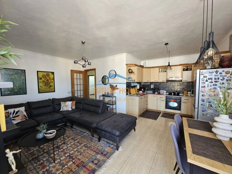 Tirane, jepet me qera apartament 1+1+Aneks+Ballkon Kati 11, 80 m² 650 € (Rriga e Bogdaneve)