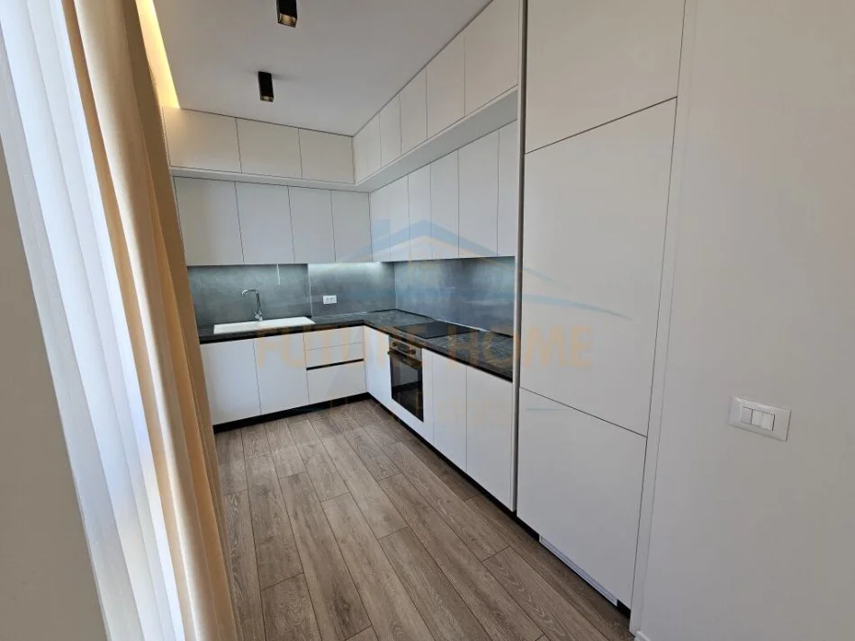 Tirane, shitet apartament 1+1+Ballkon Kati 1, 71 m² 155.000 € (Bulevardi i Ri)