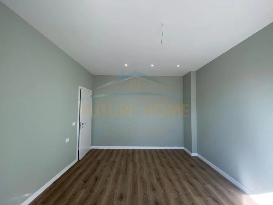 Durres, shitet apartament 2+1 Kati 9, 74 m² 123.000 € (Kazazi)