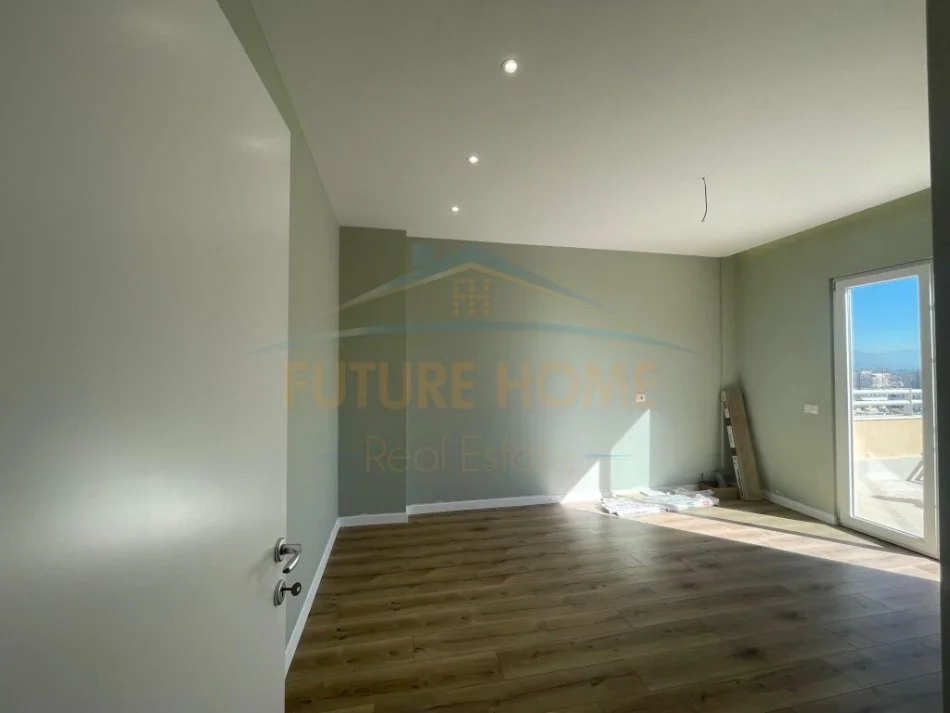 Durres, shitet apartament 2+1 Kati 9, 74 m² 123.000 € (Kazazi)