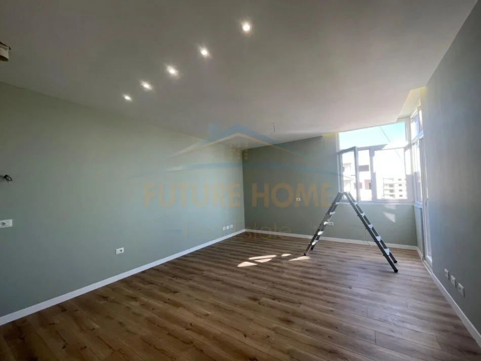 Durres, shitet apartament 2+1+Ballkon Kati 9, 74 m² 130.000 € (Ish Rajoni Durres)