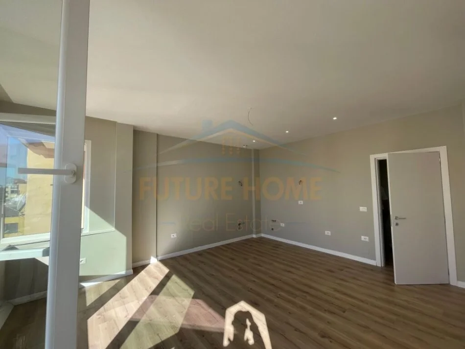 Durres, shitet apartament 1+1 Kati 9, 51 m² 75.000 € (Kazazi, Durres)