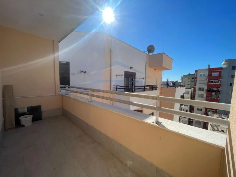 Durres, shitet apartament 1+1 Kati 9, 51 m² 75.000 € (Kazazi, Durres)