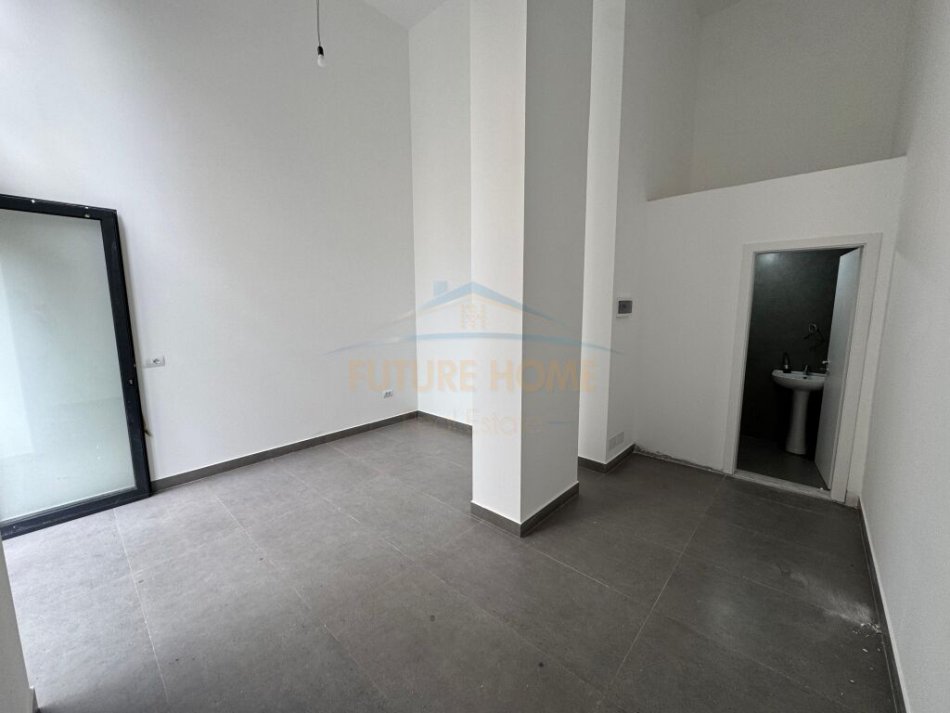 Tirane, jepet me qera ambjent biznesi Kati 0, 27 m² 500 € 
