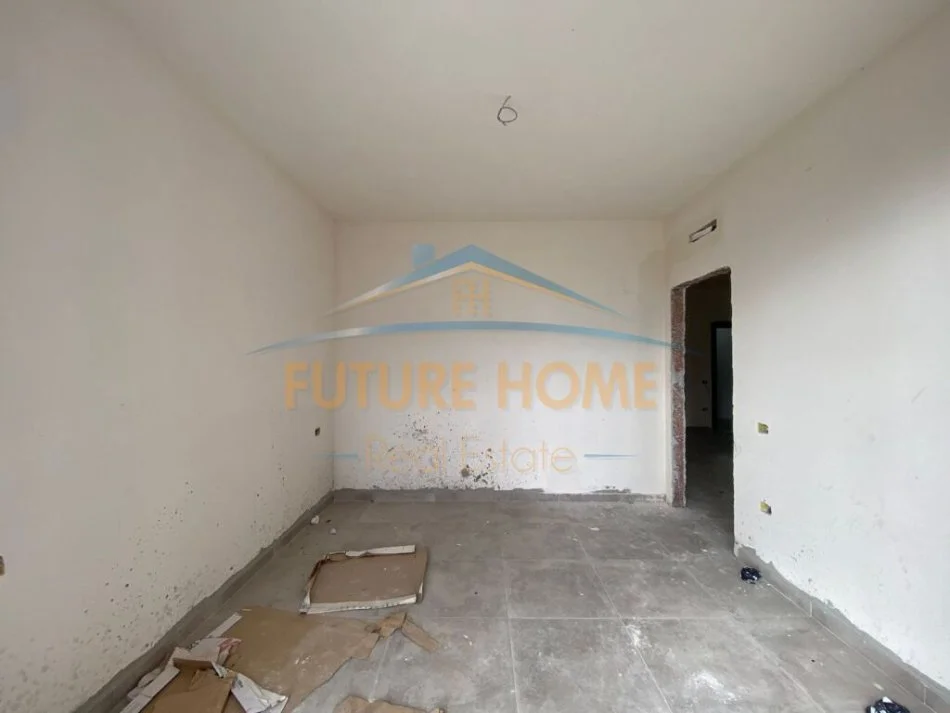 Tirane, shitet apartament 2+1+Ballkon Kati 5, 83 m² 110.000 € (Paskuqan)