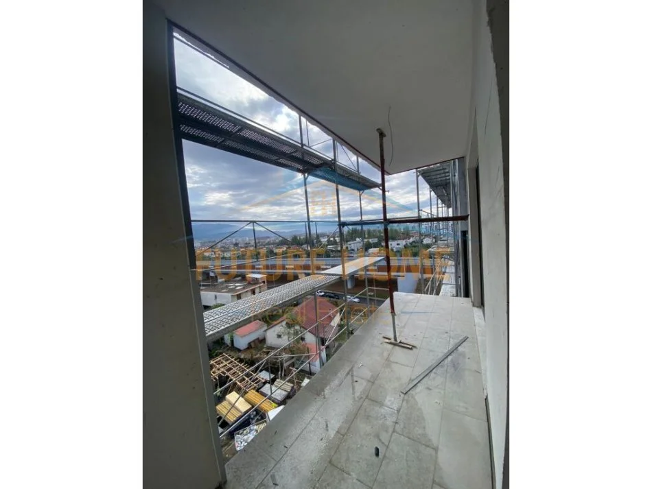 Tirane, shitet apartament 2+1+Ballkon Kati 5, 83 m² 110.000 € (Paskuqan)