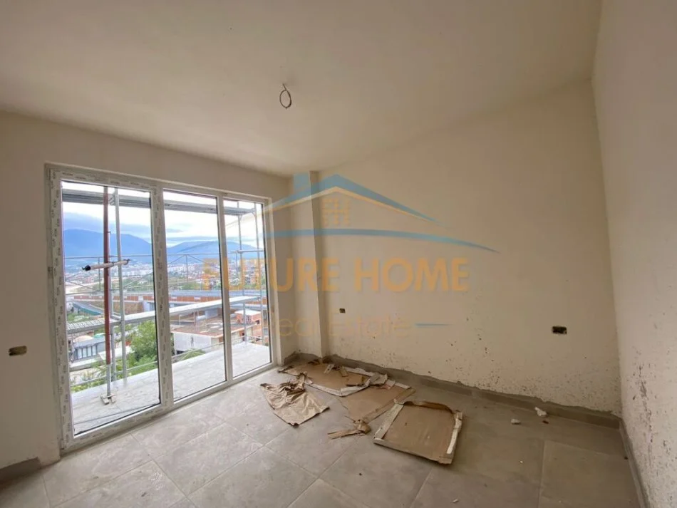 Tirane, shitet apartament 2+1+Ballkon Kati 5, 83 m² 110.000 € (Paskuqan)