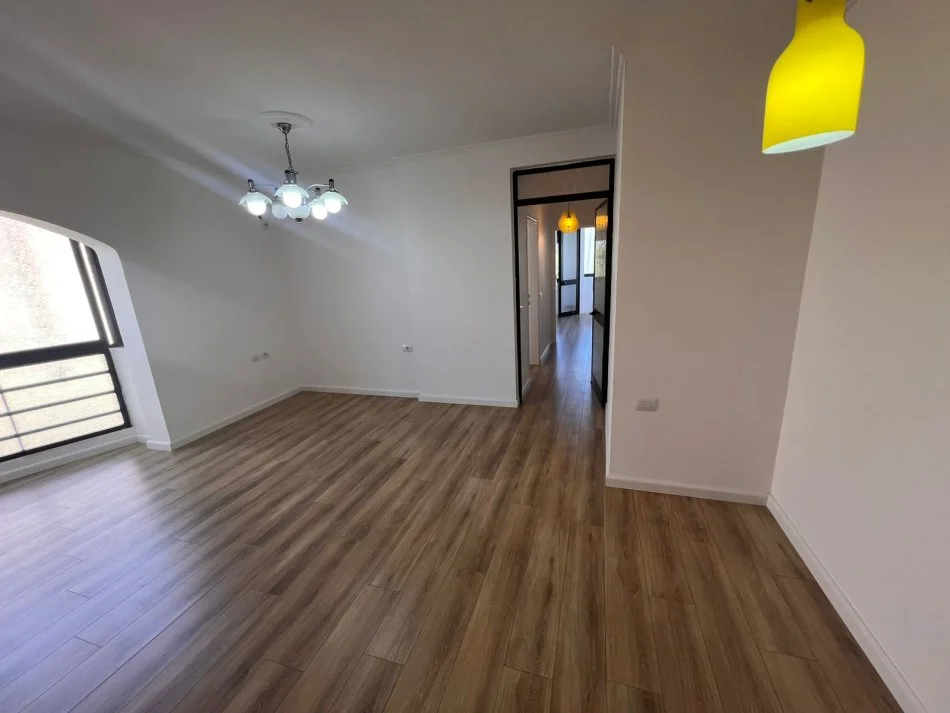 Tirane, shes apartament 2+1 , 81 m² 165.000 € (ISH FUSHA E AVIACIONIT)
