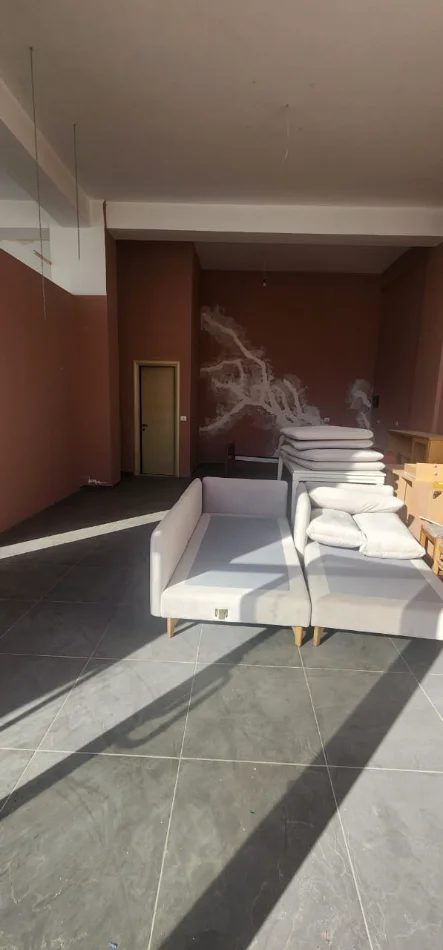 Tirane, shitet ambjent biznesi Kati 0, 150 m² 270.000 € (Astir)