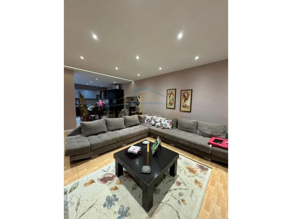 Tirane, shitet apartament 2+1 Kati 3, 105 m² 210.000 € (Don Bosko)