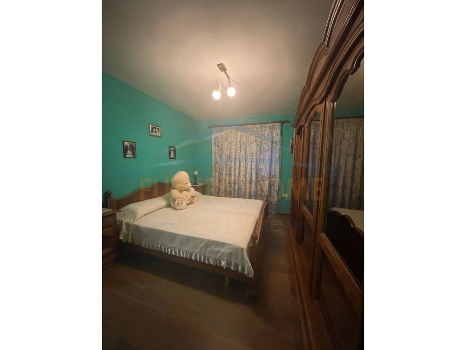 Tirane, jepet me qera apartament 3+1+Ballkon , 80 m² 1.000 € (RRUGA E ELBASANIT)