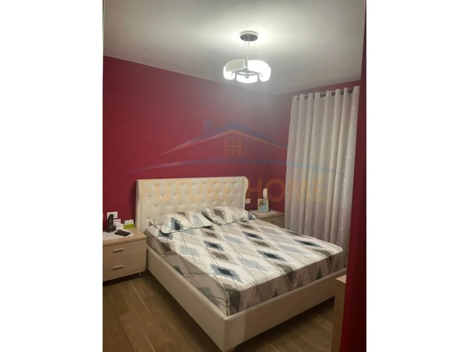 Tirane, jepet me qera apartament 3+1+Ballkon , 80 m² 1.000 € (RRUGA E ELBASANIT)