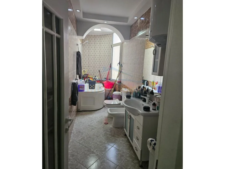 Tirane, shitet apartament 3+1 Kati 5, 86 m² 205.000 € (Sheshi Willson)