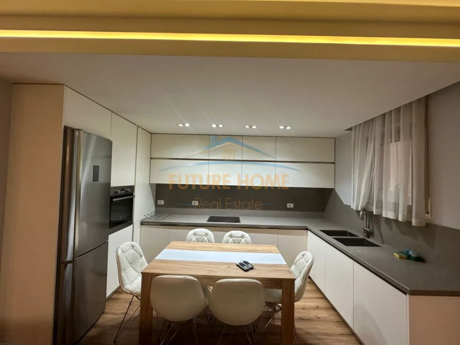 Tirane, jepet me qera apartament 2+1+Ballkon Kati 2, 108 m² 1.200 € (delijorgji)