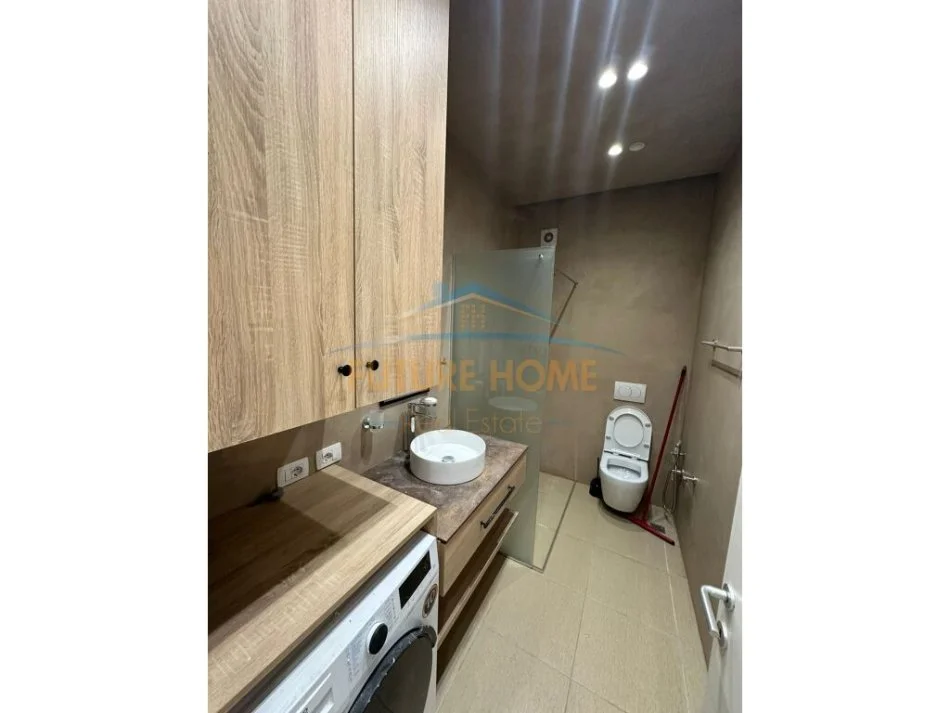 Tirane, jepet me qera apartament 1+1+Aneks+Ballkon Kati 6, 65 m² 750 € (Rruga e Barrikadave)
