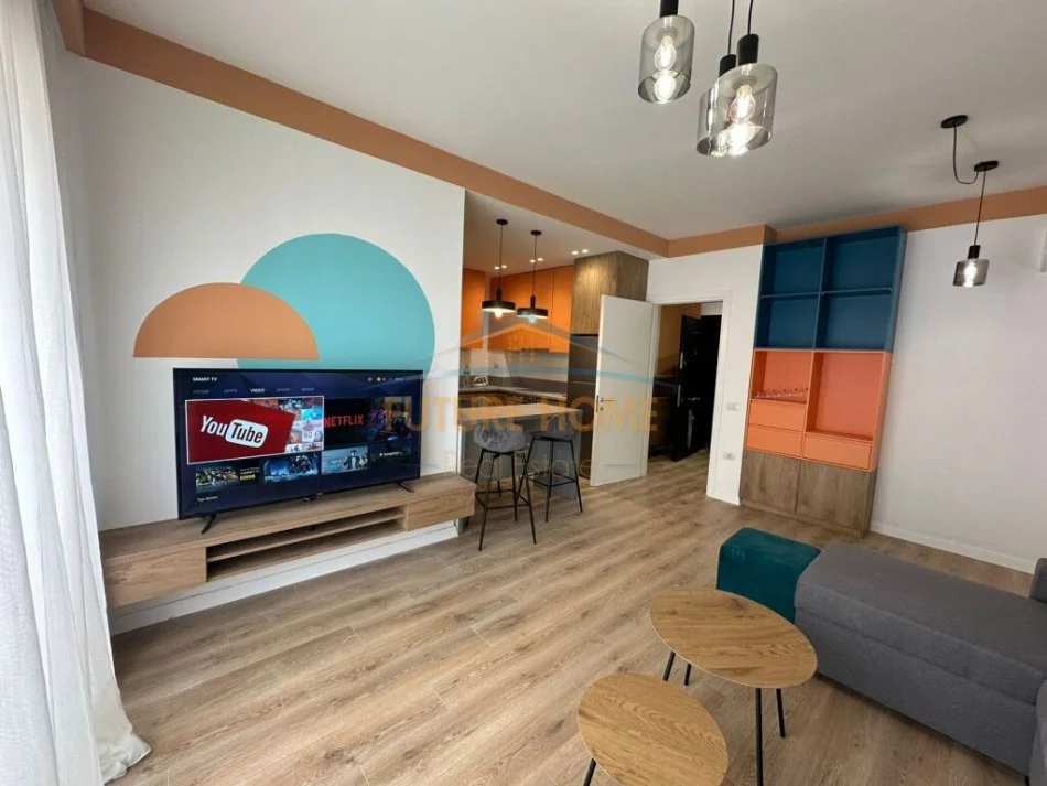 Tirane, jap me qera apartament 1+1 Kati 4, 65 m² 750 € (Rruga e Barikadave)