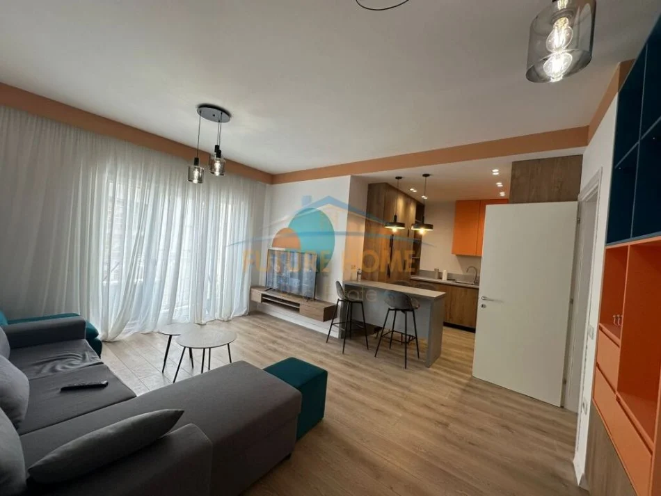 Tirane, jepet me qera apartament 1+1 Kati 4, 65 m² 750 € (Rruga Barrikadave)