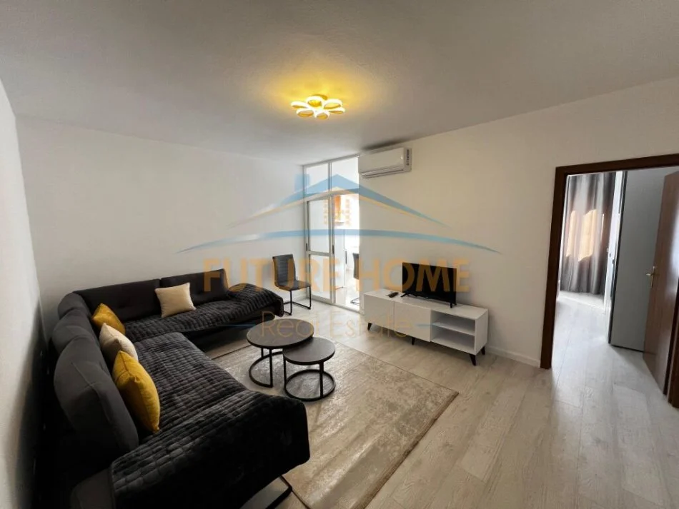 Tirane, jap me qera apartament 1+1 Kati 3, 62 m² 650 € (Komuna e Parisit)