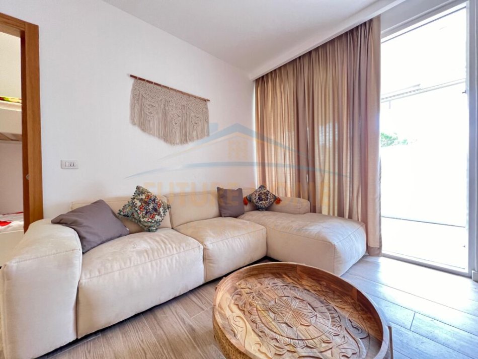 Durres, shitet apartament 2+1+Ballkon Kati 2, 230.000 € (san pietro,gjiri i lalzit)