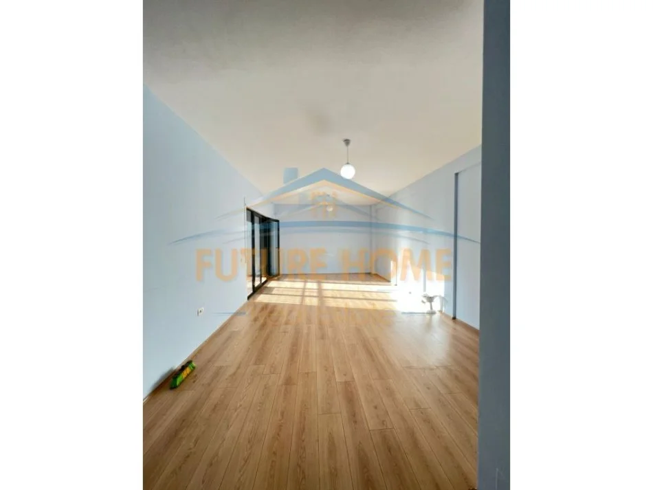Tirane, shitet apartament 2+1 Kati 2, 114 m² 170.000 € (Unaza e Re)