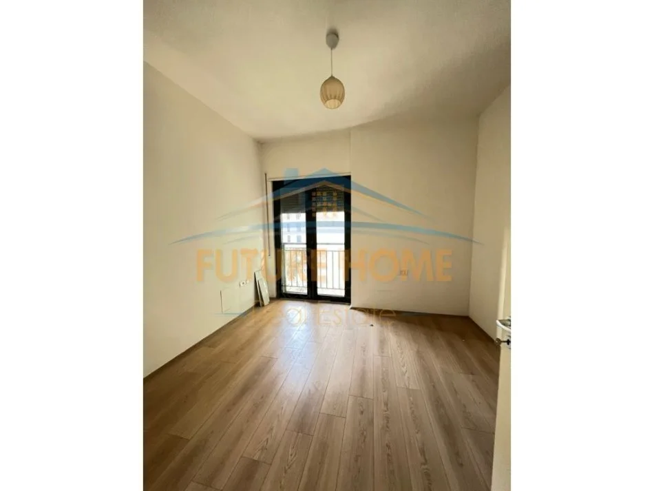 Tirane, shitet apartament 2+1+Ballkon Kati 3, 114 m² 170.000 € (Unaza e Re)