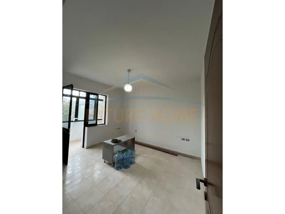 Tirane, shitet apartament 1+1 Kati 4, 56 m² 110.000 € (Ali Demi)