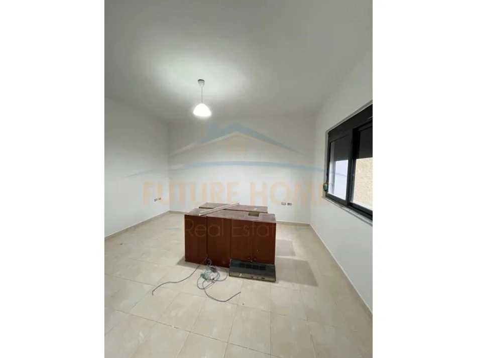 Tirane, shitet apartament 1+1 Kati 4, 56 m² 110.000 € (Ali Demi)