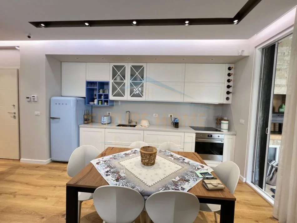 Durres, shitet apartament 2+1+Ballkon Kati 1, 100 m² 320.000 € 